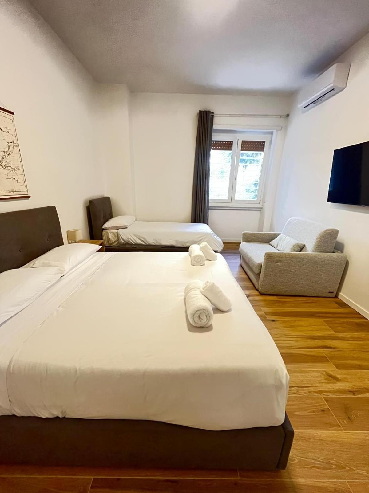 Casa Miseno, Independent Near Metro B Apartment Rom